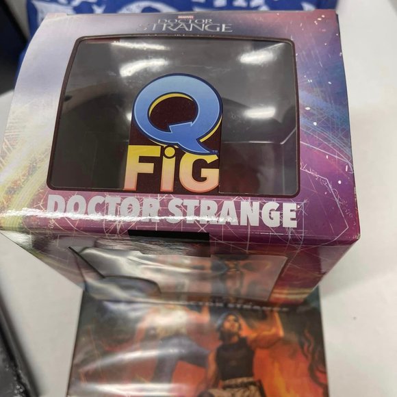 LOOT CRATE-- NOV. 2016.. Dr. Strange Toy, T-shirt--3 X-L, and MORE.... COLLECTOR - Picture 6 of 11